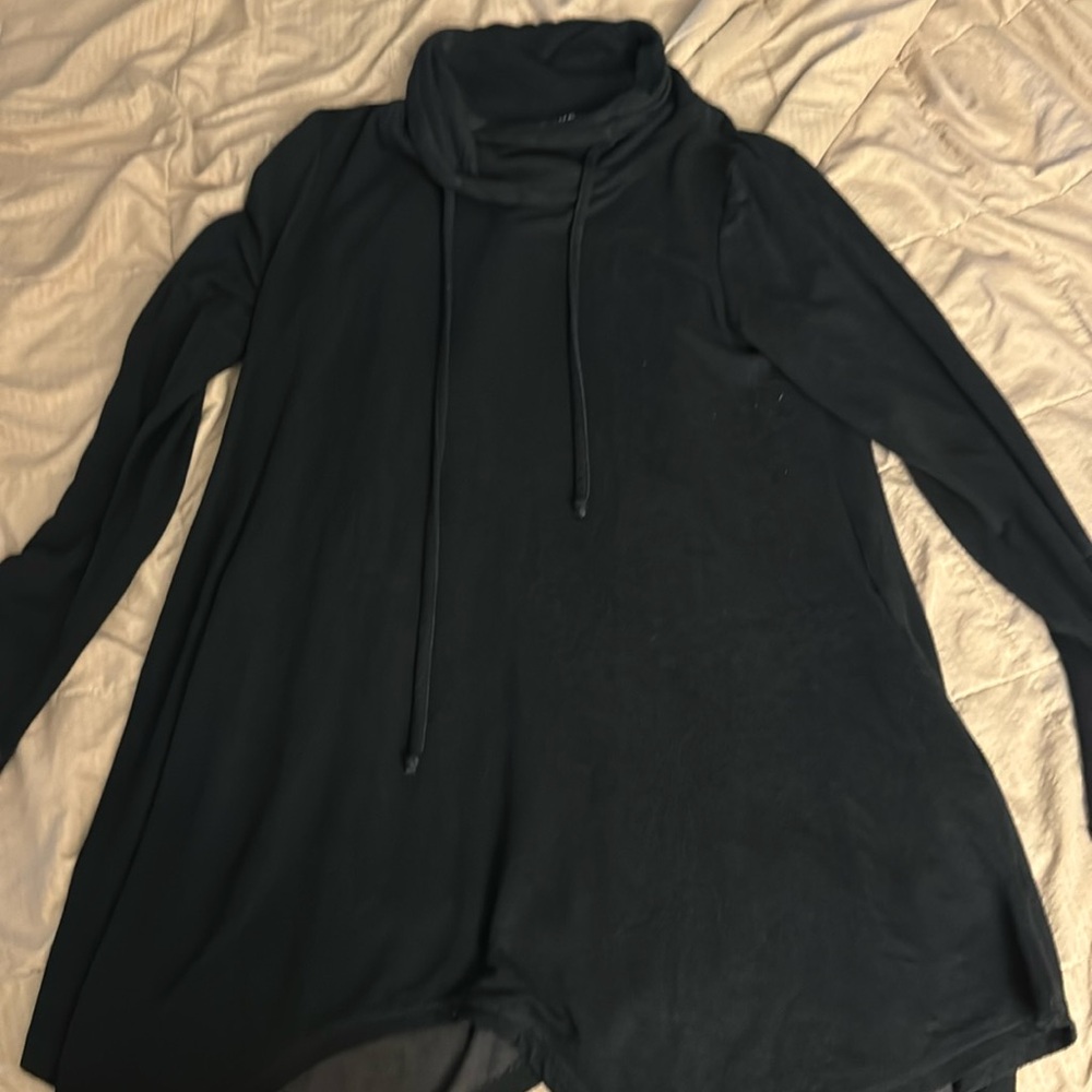 Too Large now, size medium black Iliad USA Tunic